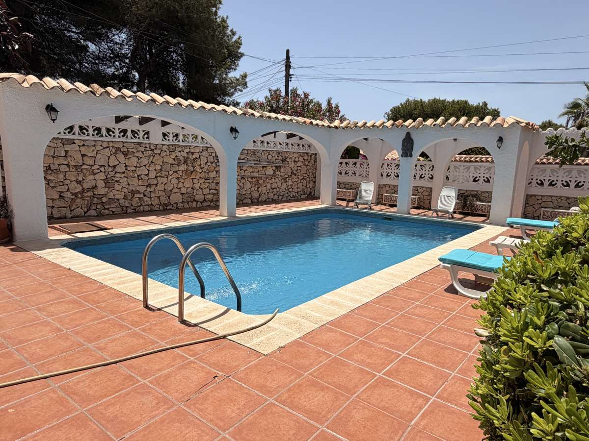Dining area in villa for sale in Balcon al Mar