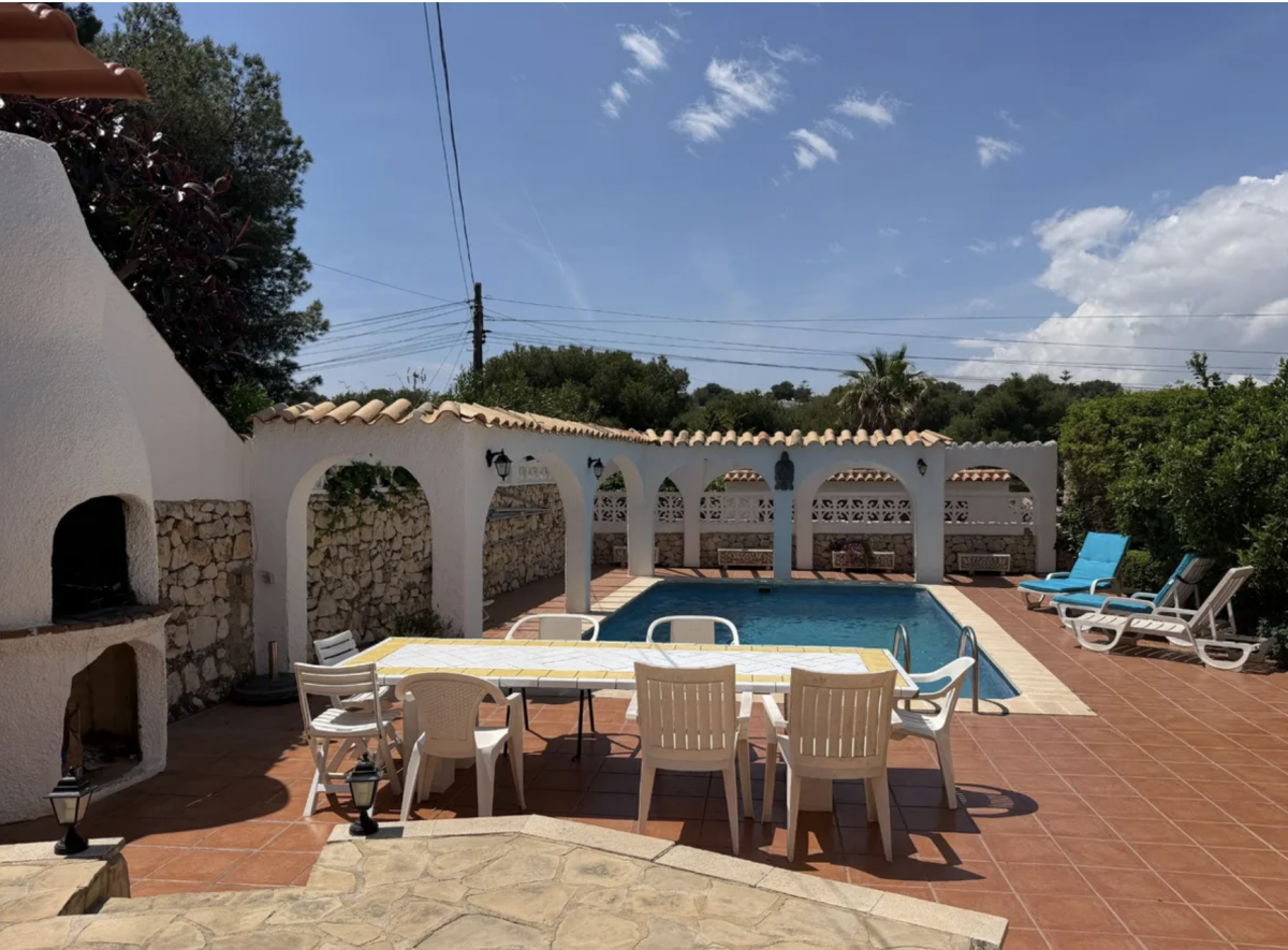 Garden in villa for sale in Balcon al Mar