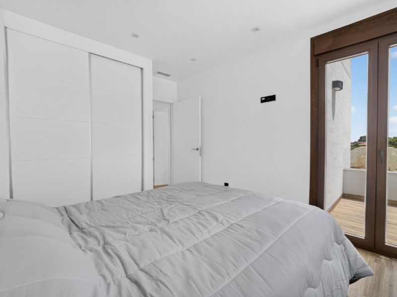 Bedroom in villa for sale in Torrevieja