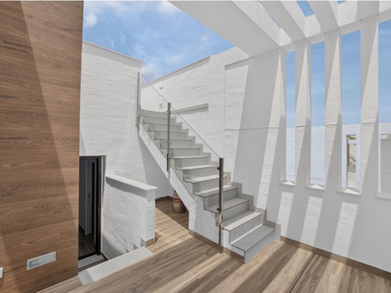 Bathroom in villa for sale in Torrevieja