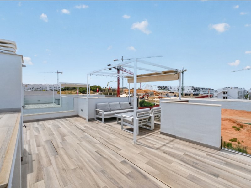 Bedroom in villa for sale in Torrevieja