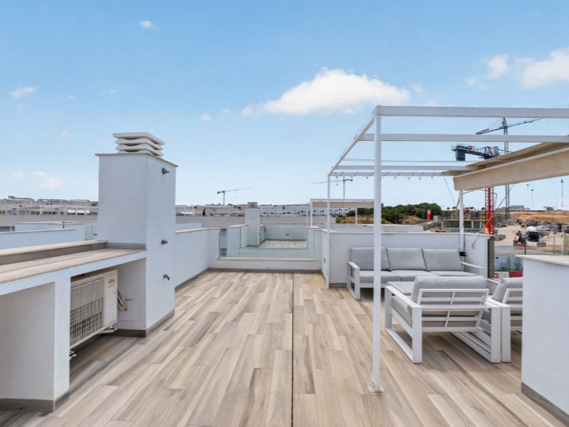 Master bedroom in villa for sale in Torrevieja