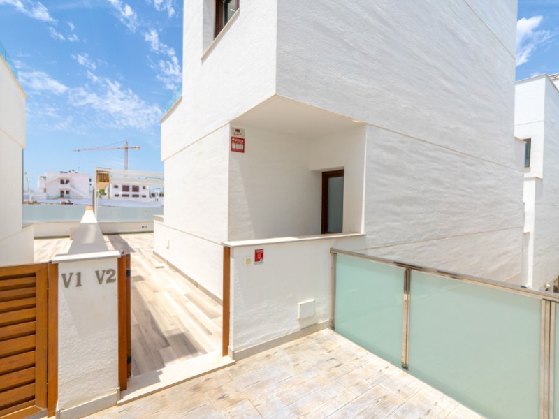 Bathroom in villa for sale in Torrevieja