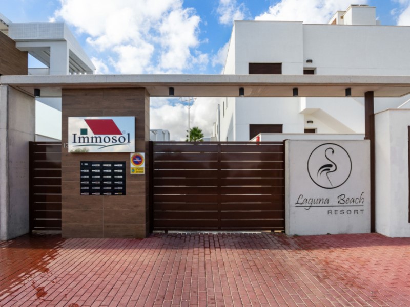 Terrace in villa for sale in Torrevieja