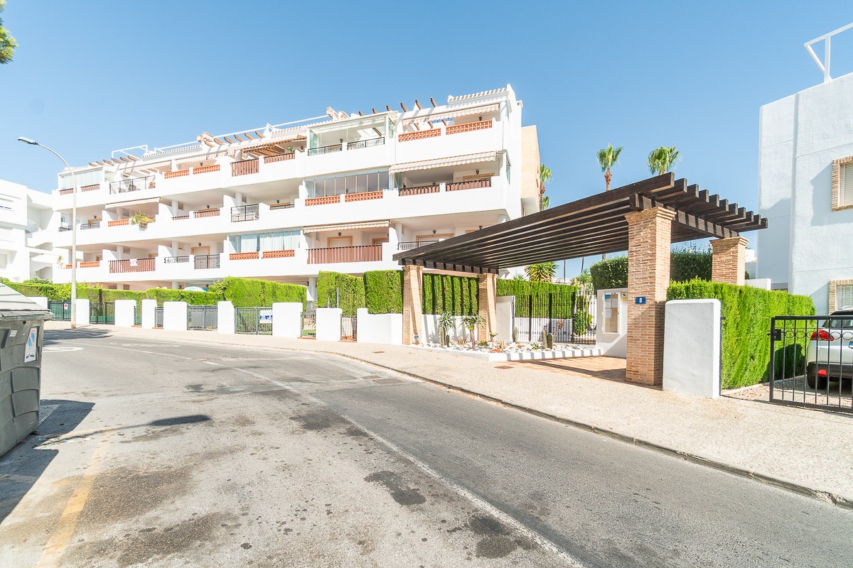 Bathroom in apartment for sale in Orihuela Costa