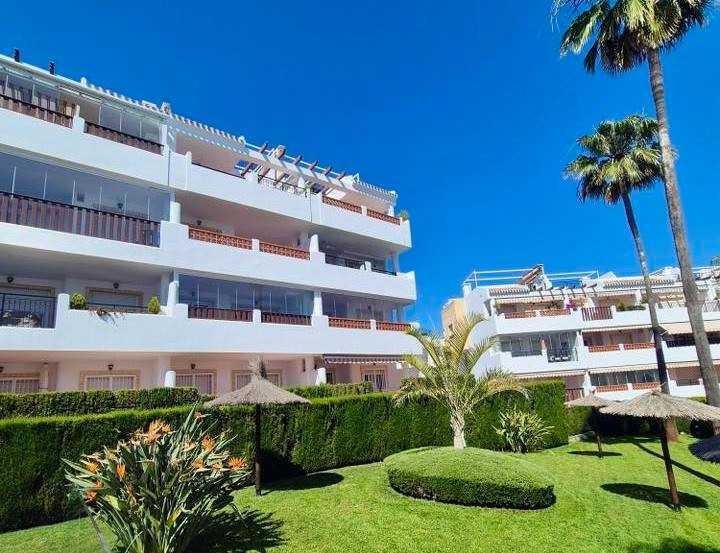 Dining area in apartment for sale in Orihuela Costa