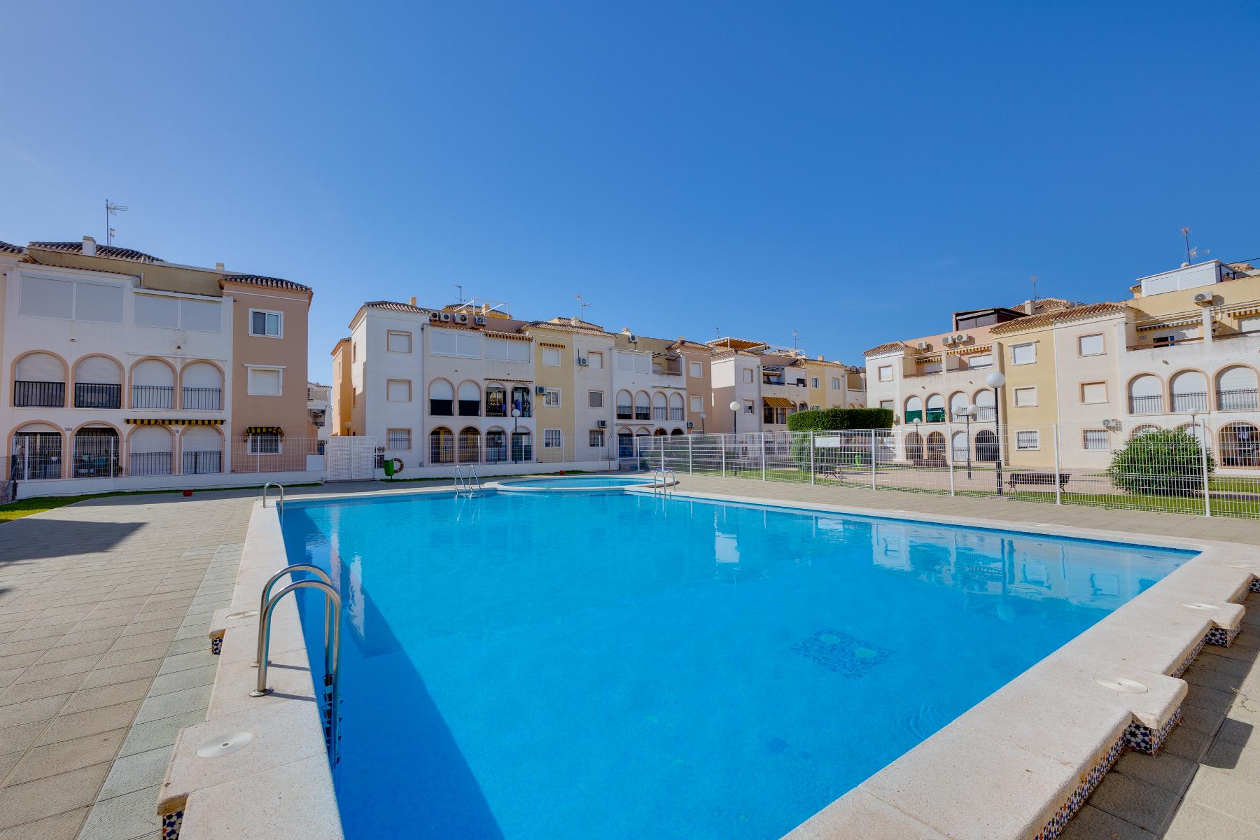 Bedroom in bungalow for sale in Torrevieja