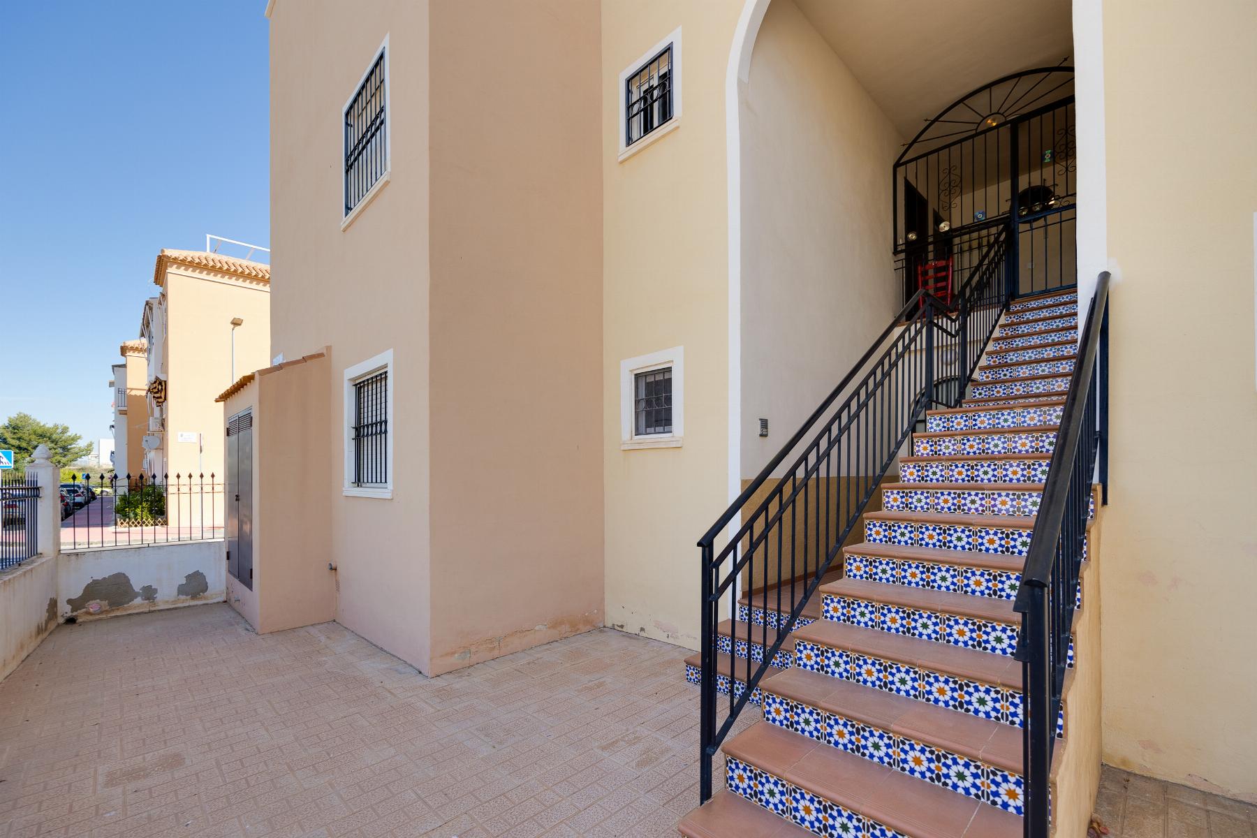 Terrace in bungalow for sale in Torrevieja