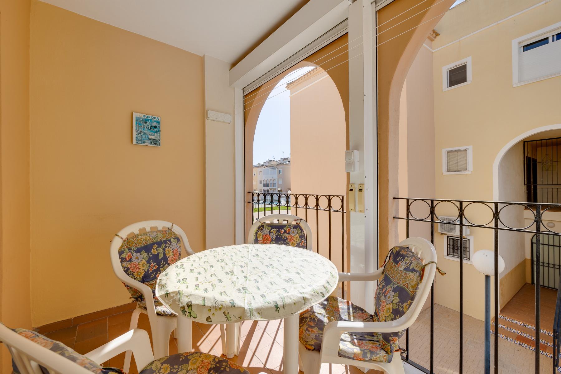 Terrace in bungalow for sale in Torrevieja