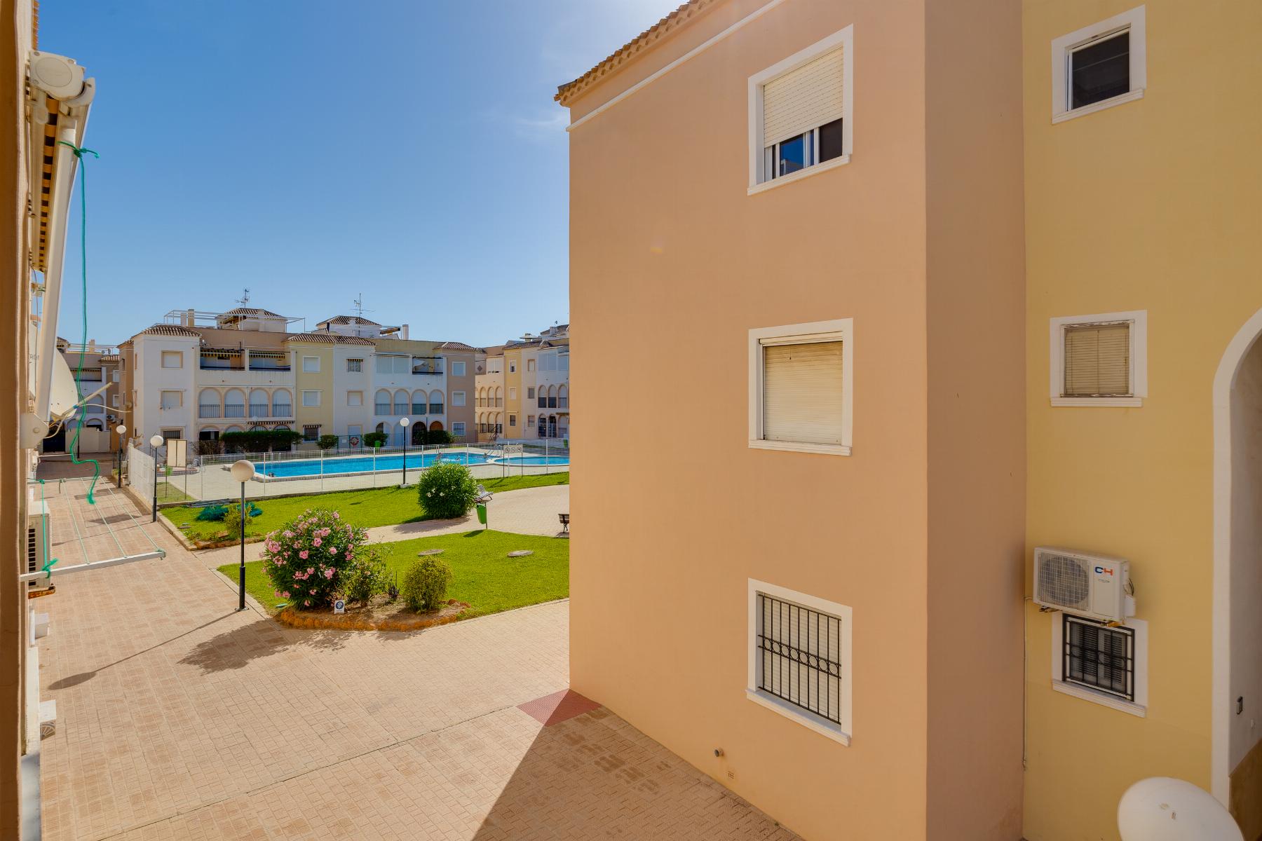 Dining area in bungalow for sale in Torrevieja