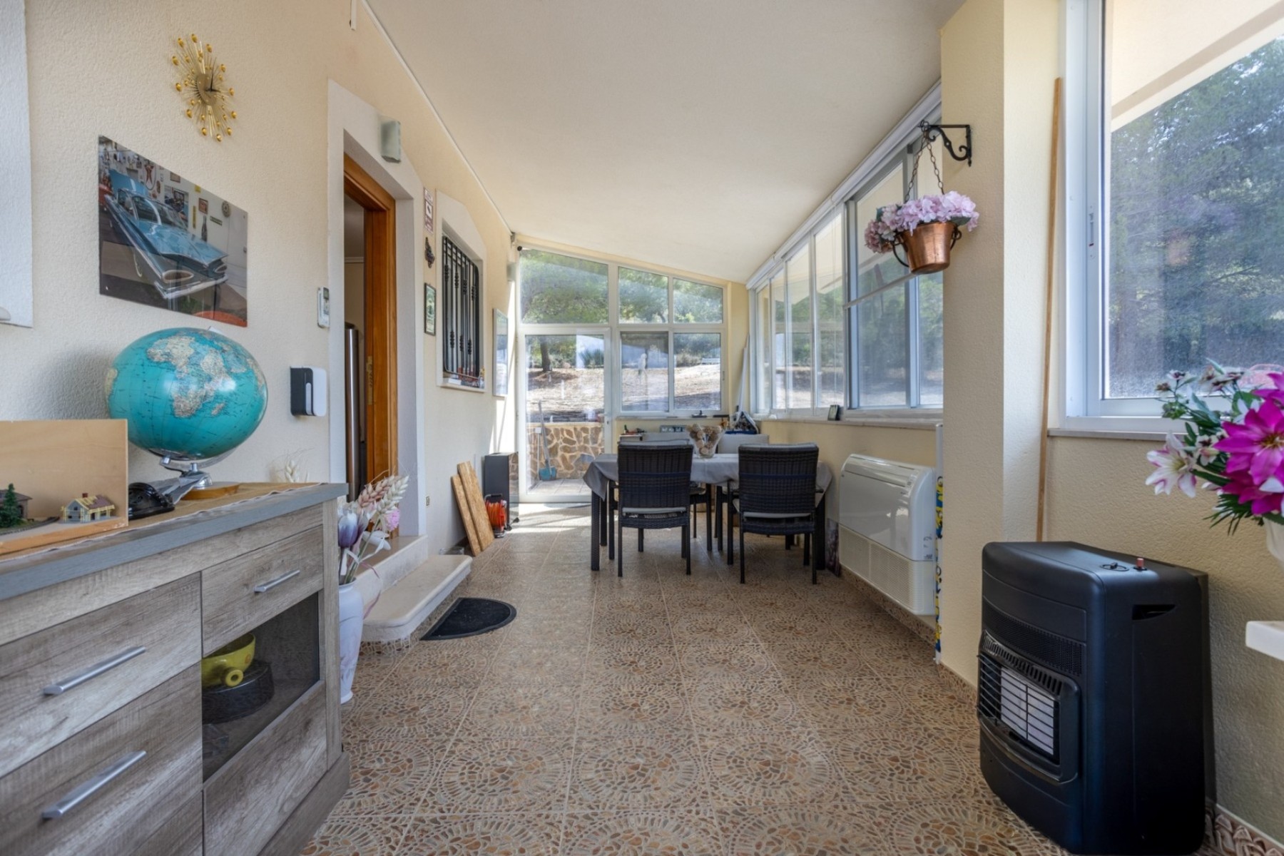Pool area in villa for sale in La Zarza