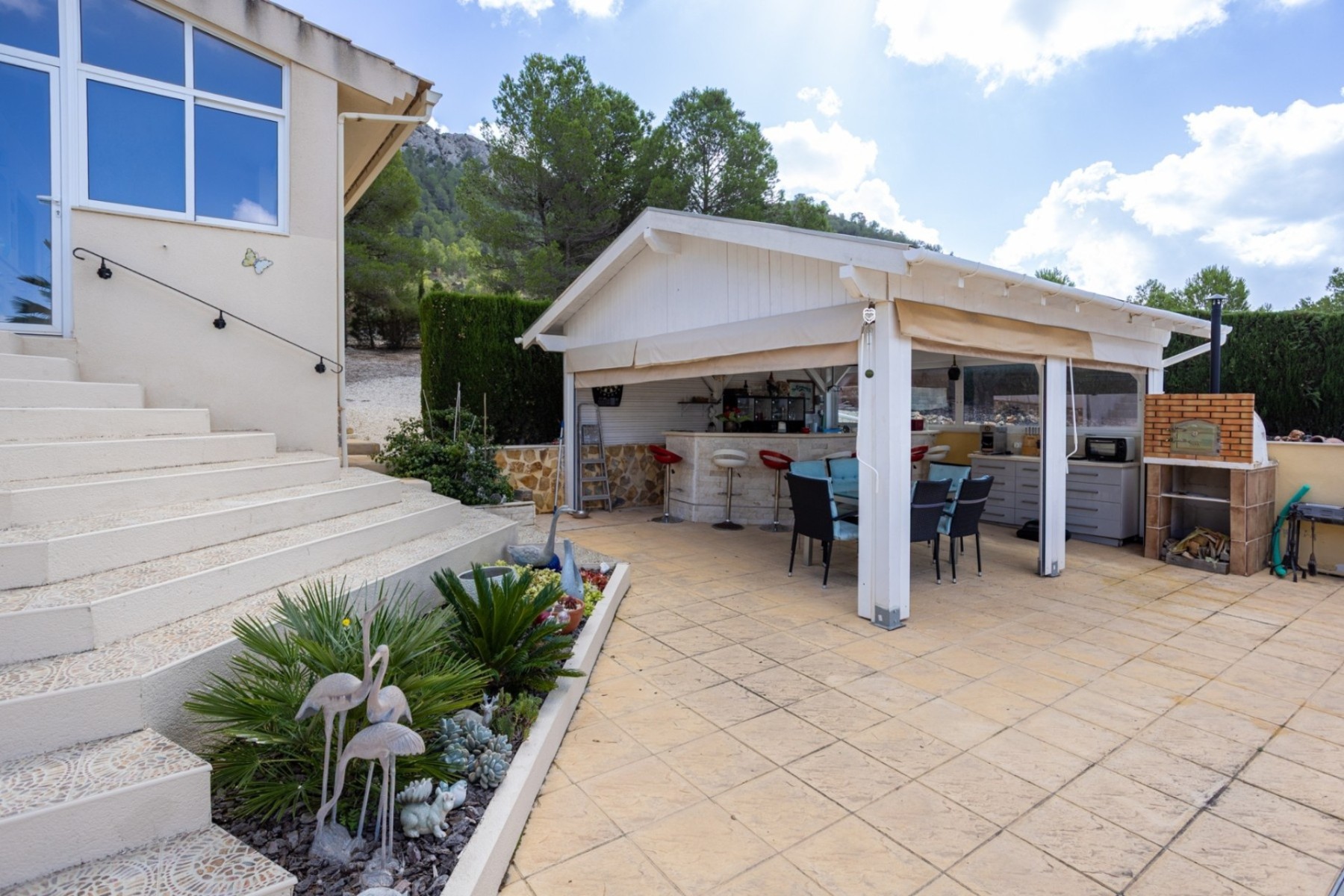 Exterior view in villa for sale in La Zarza