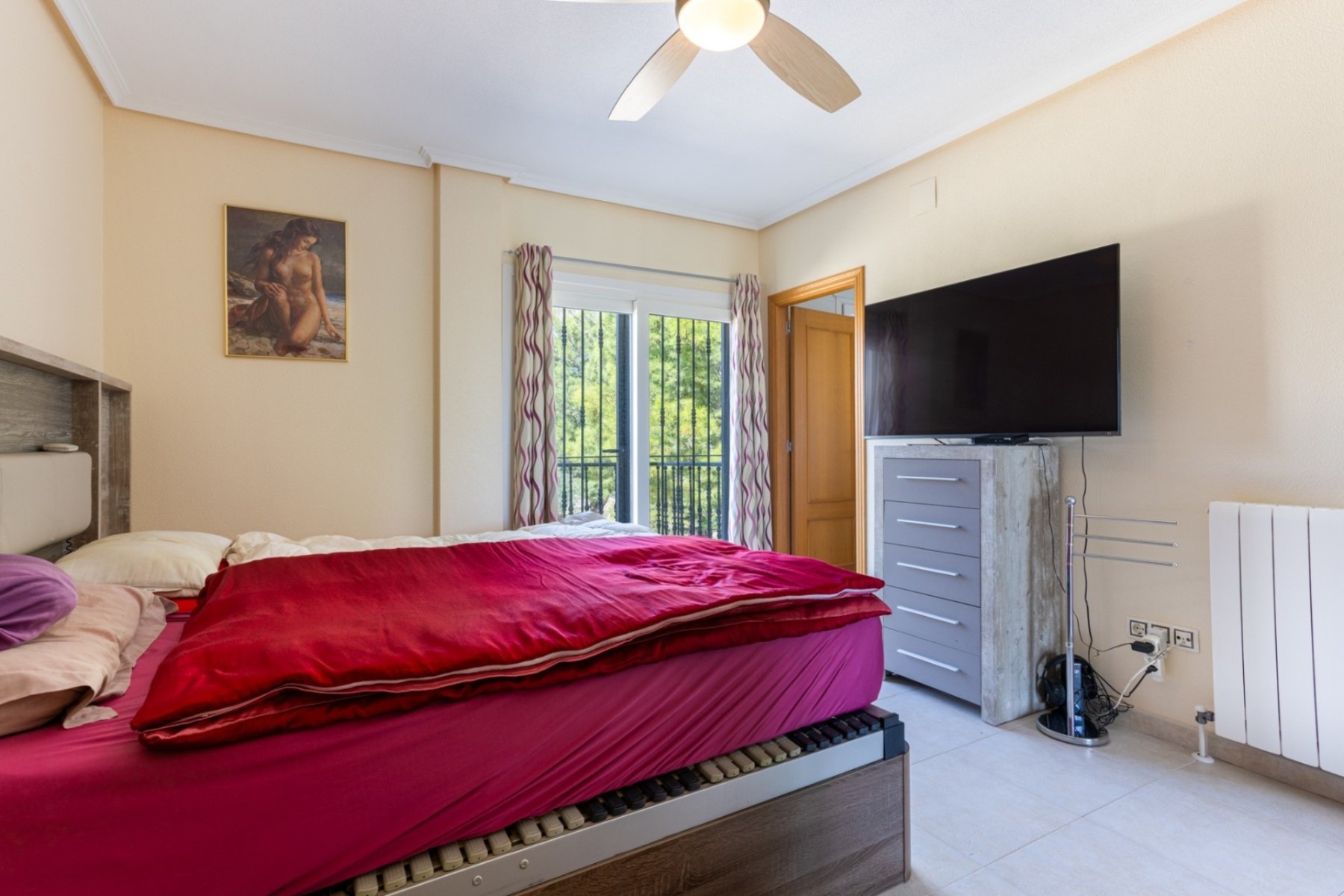 Bedroom in villa for sale in La Zarza