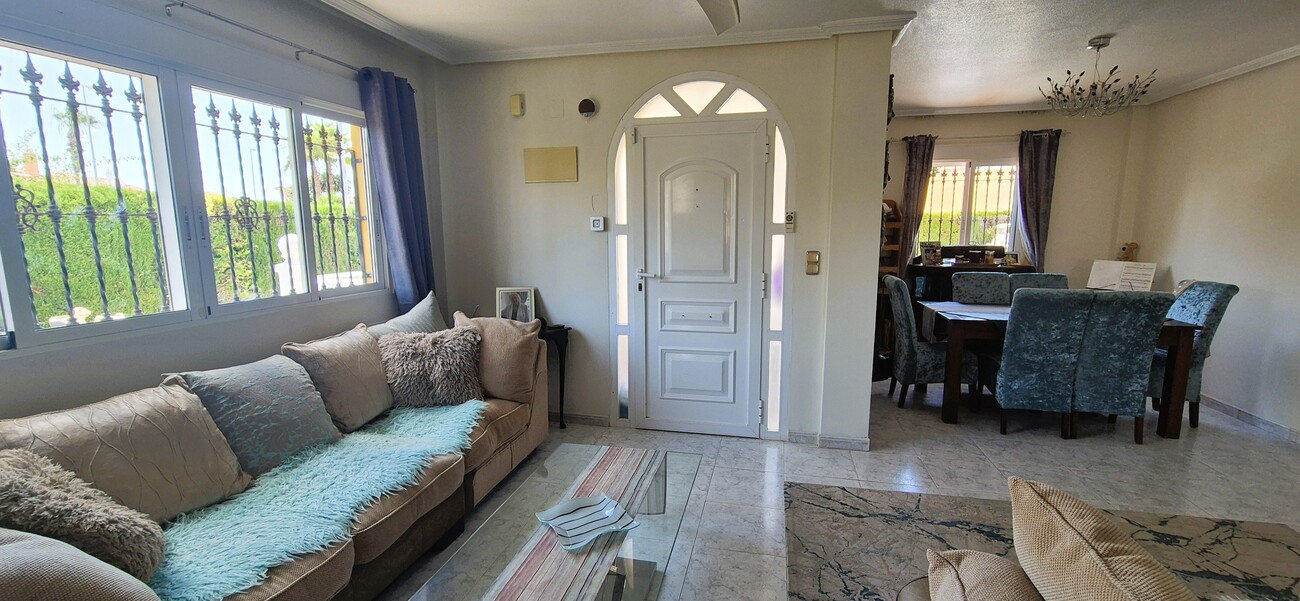 Exterior view in villa for sale in Villamartin