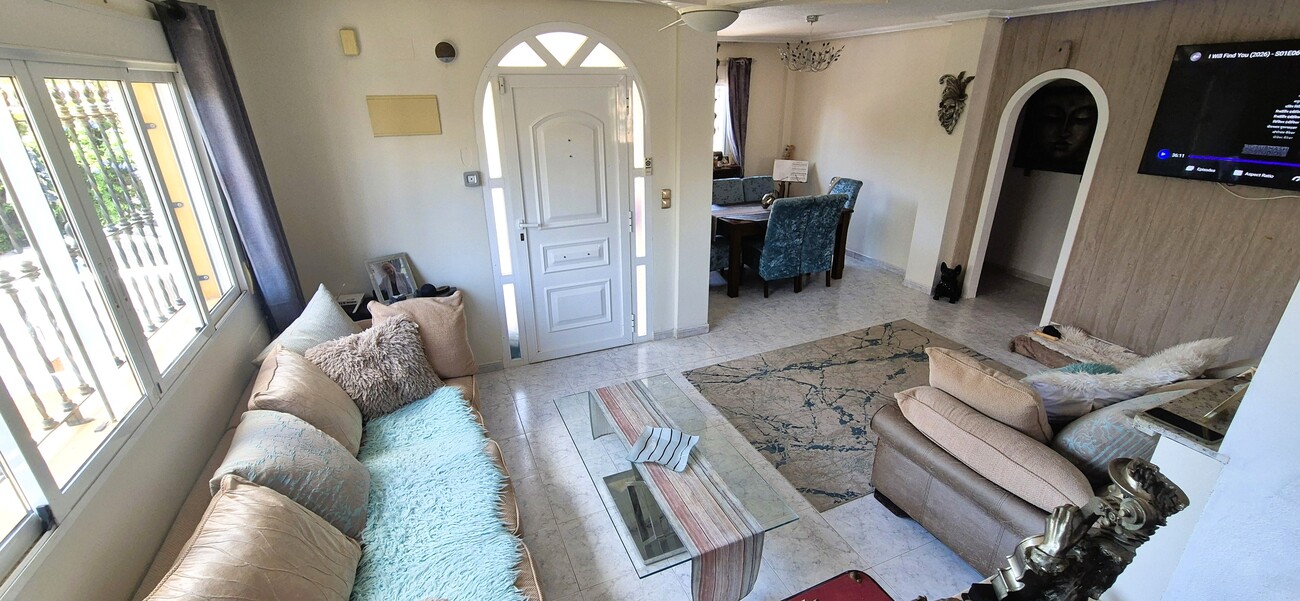 Living room in villa for sale in Villamartin