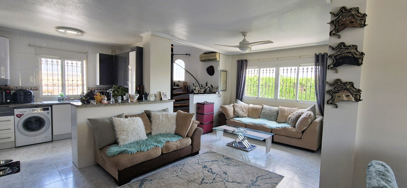 Terrace in villa for sale in Villamartin