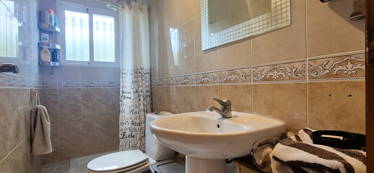 Bedroom in villa for sale in Villamartin