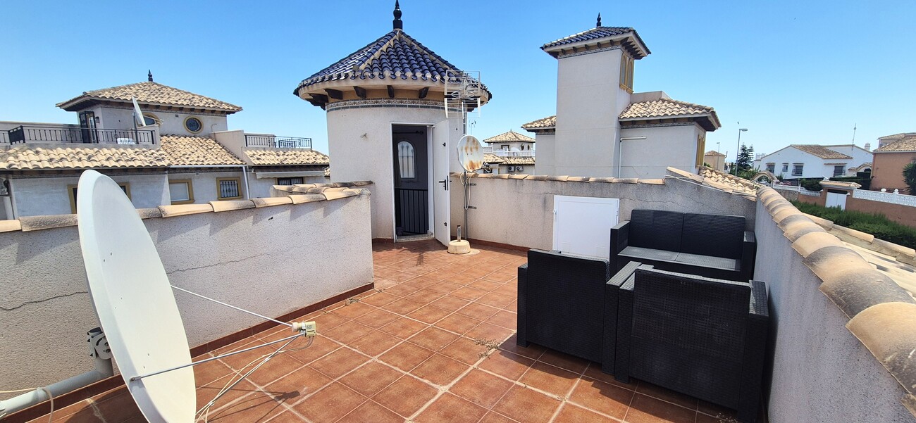 Terrace in villa for sale in Villamartin