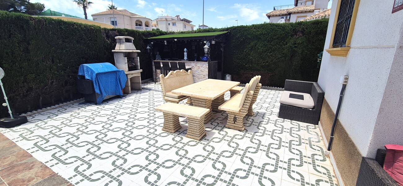 Dining area in villa for sale in Villamartin