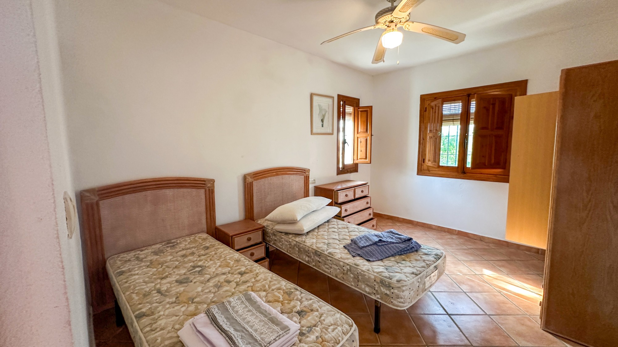 Bedroom in villa for sale in Cabo Roig