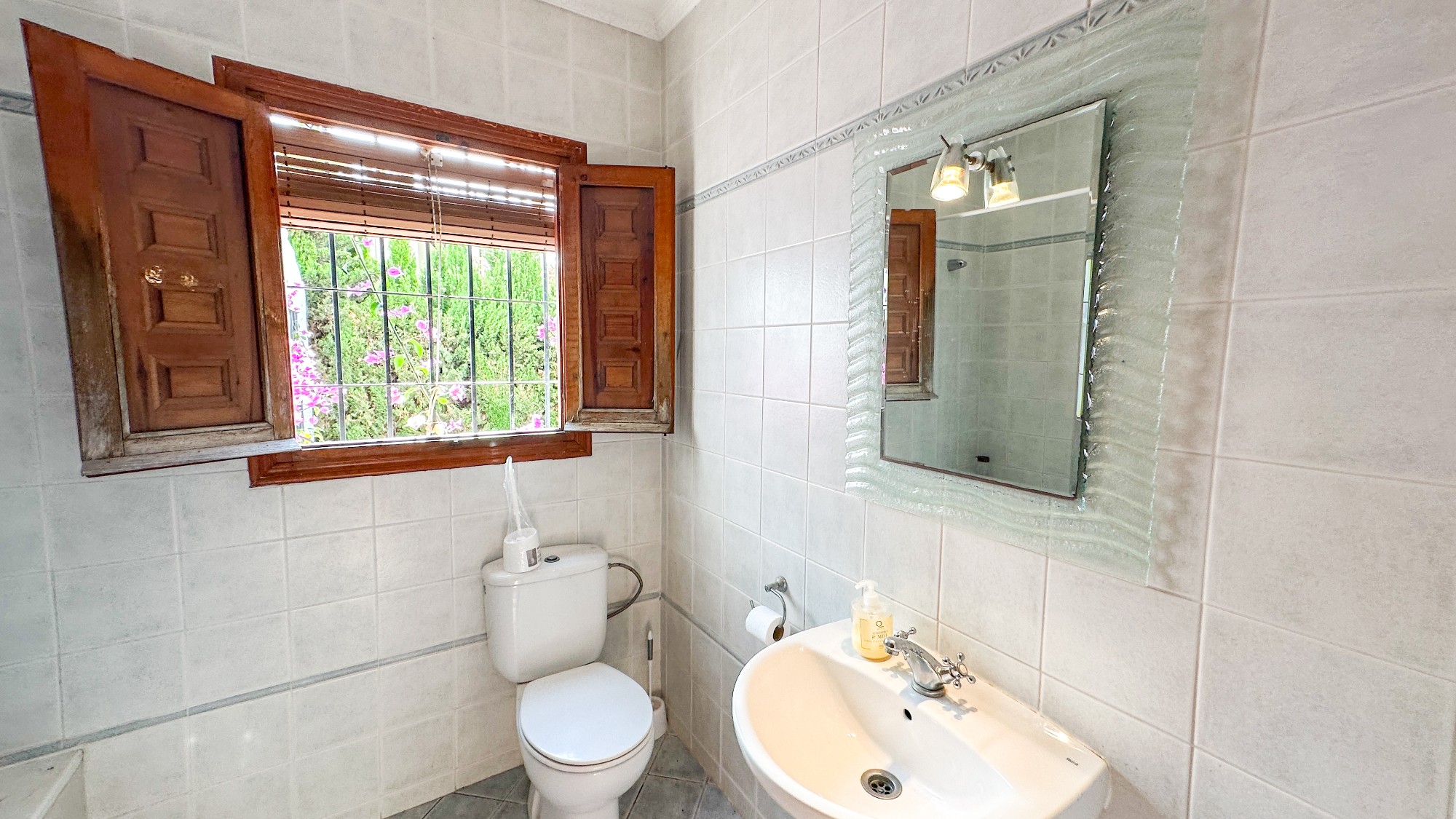 Master bedroom in villa for sale in Cabo Roig