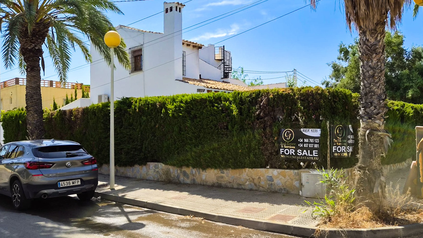Terrace in villa for sale in Cabo Roig