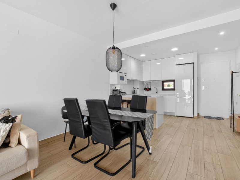Dining area in penthouse for sale in Torrevieja