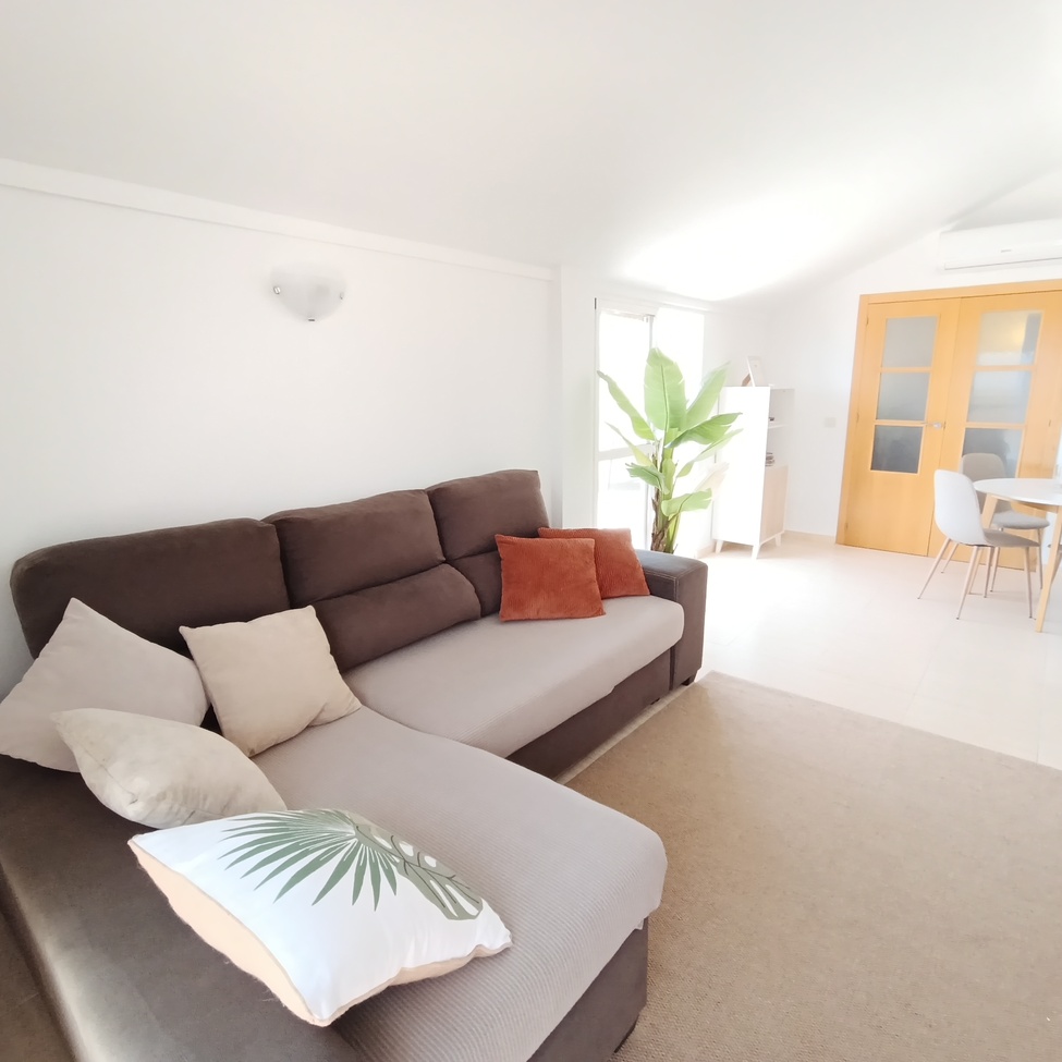 Living room in apartment for sale in Sucina