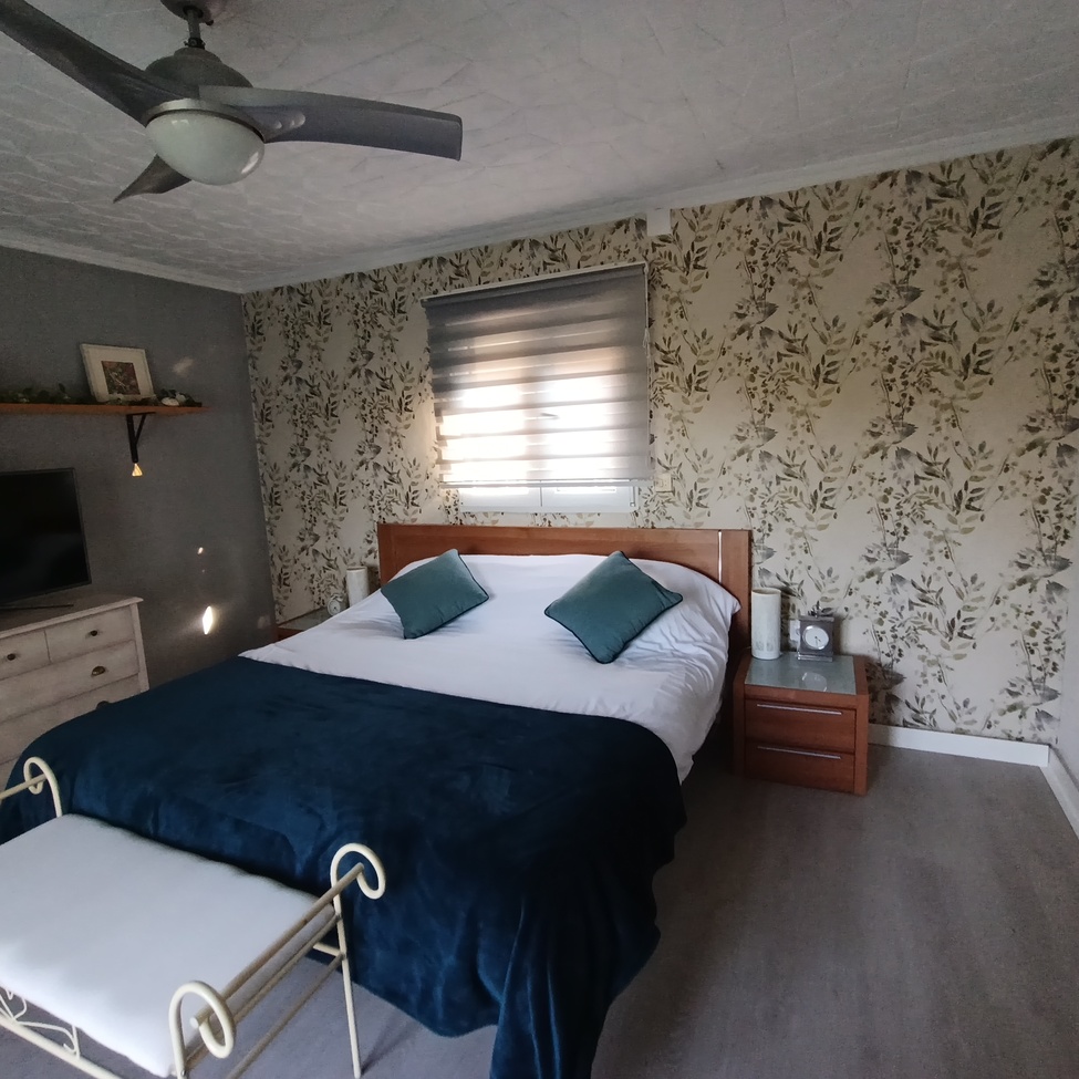 Bedroom in villa for sale in Canadas De San Pedro