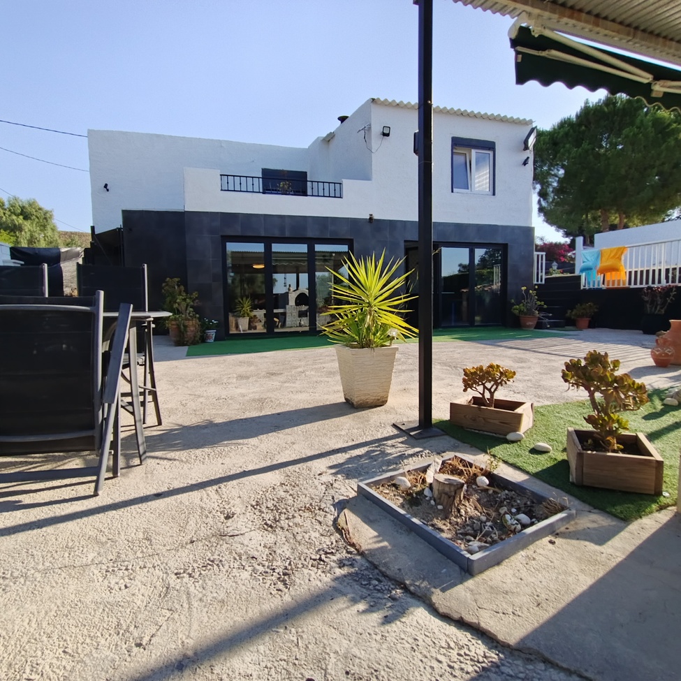 Bedroom in villa for sale in Canadas De San Pedro