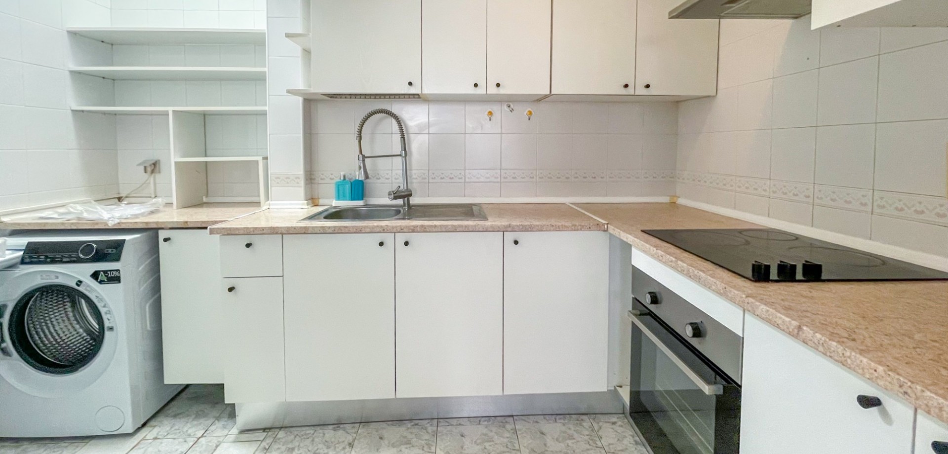 Dining area in bungalow for sale in Orihuela Costa