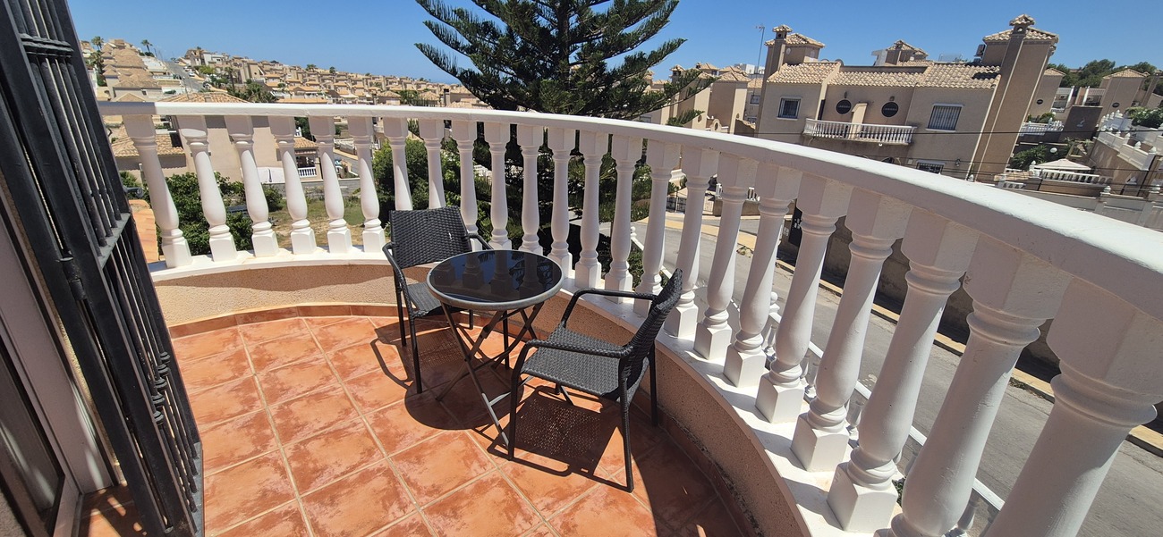 Exterior view in villa for sale in Villamartin