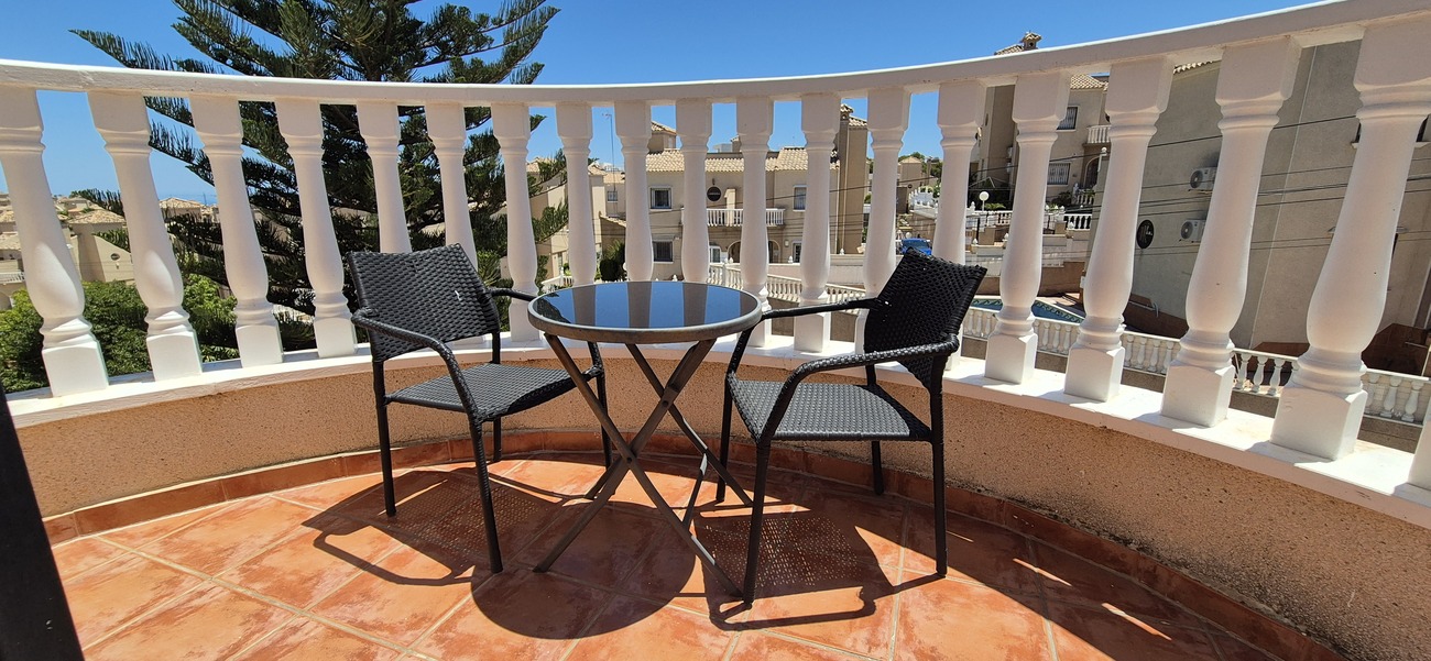 Living room in villa for sale in Villamartin