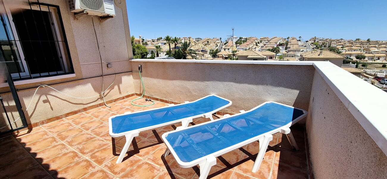 Terrace in villa for sale in Villamartin