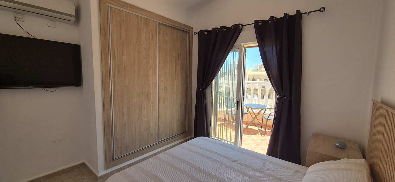 Garden in villa for sale in Villamartin