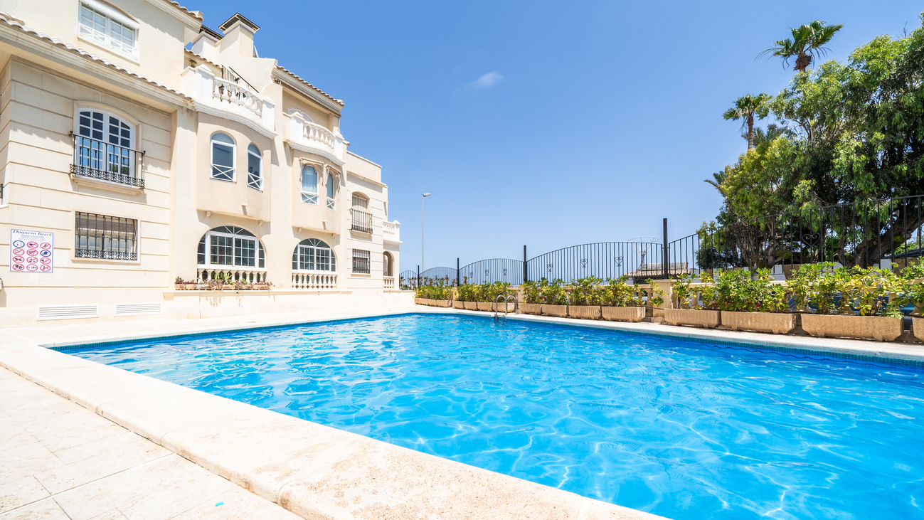 Bathroom in apartment for sale in Torrevieja