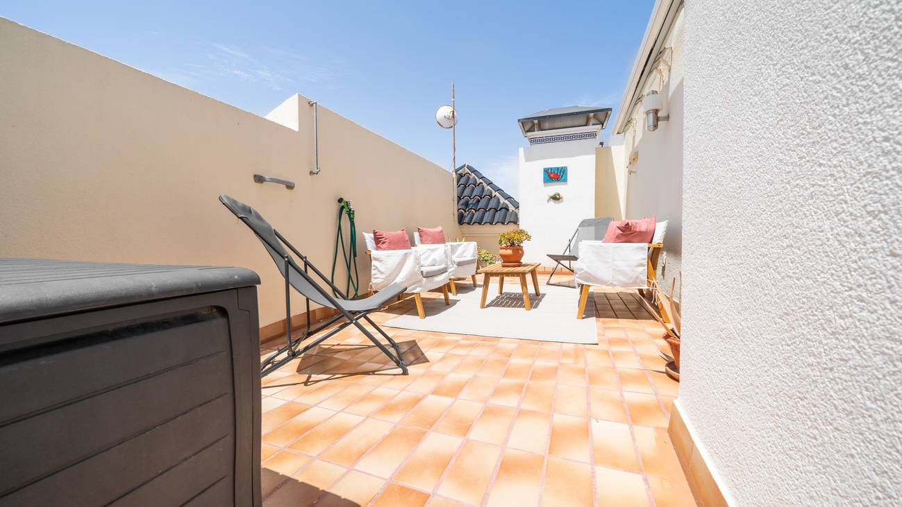 Terrace in apartment for sale in Torrevieja