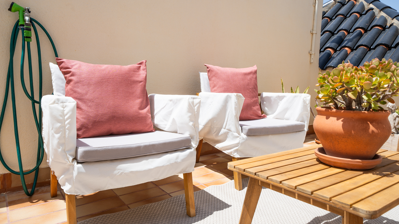Pool area in apartment for sale in Torrevieja