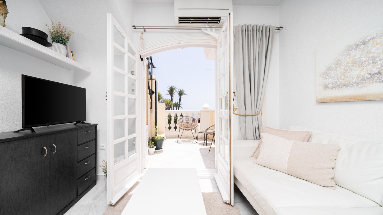 Terrace in apartment for sale in Torrevieja