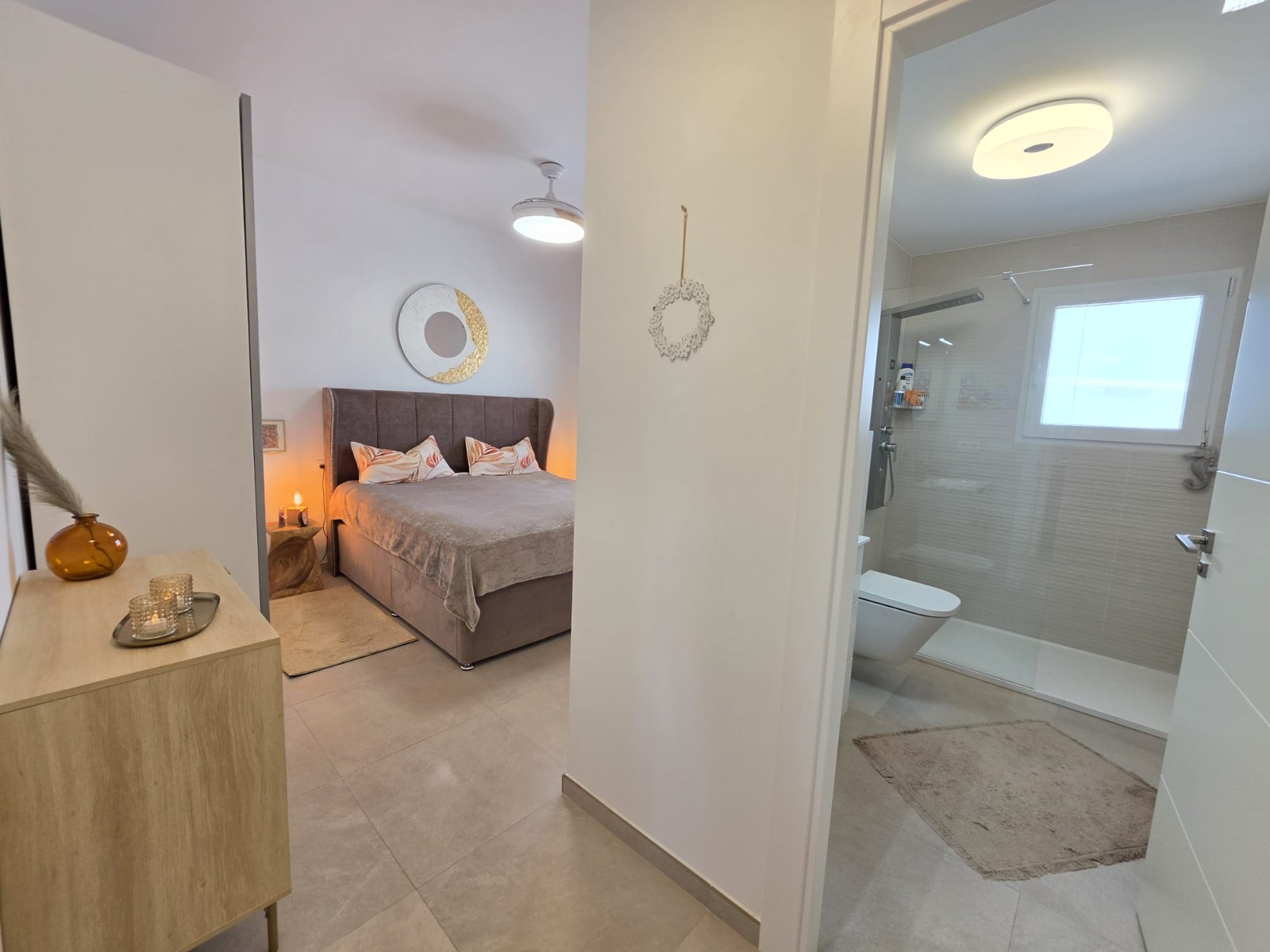 Bedroom in villa for sale in Pinoso