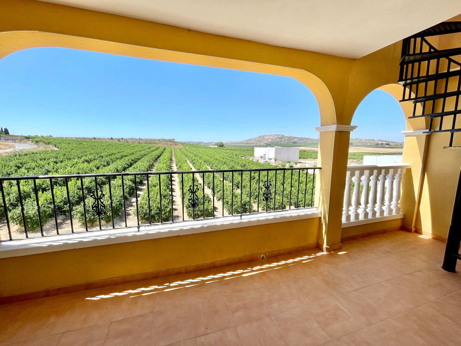 Master bedroom in penthouse for sale in Algorfa