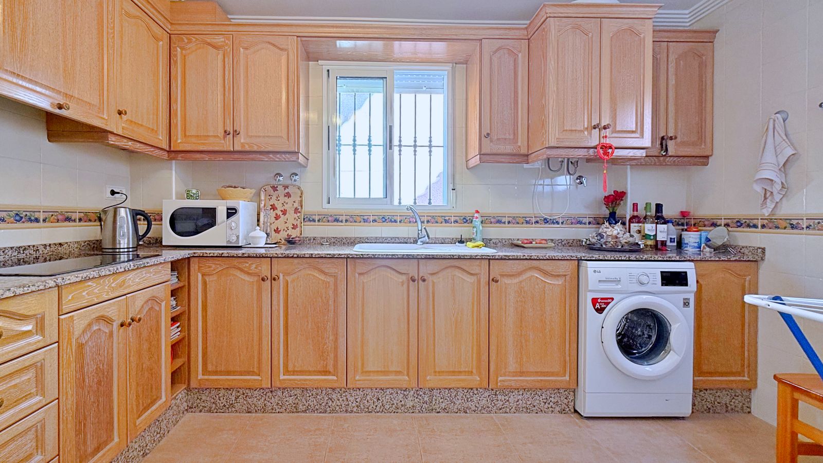 Kitchen in villa for sale in Orihuela
