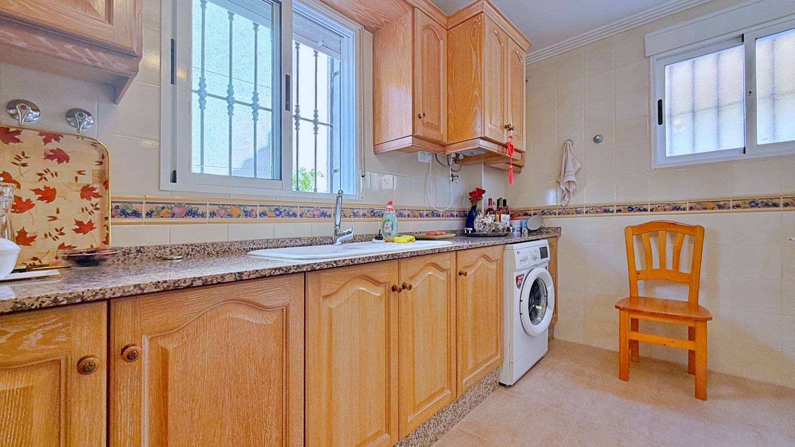 Master bedroom in villa for sale in Orihuela