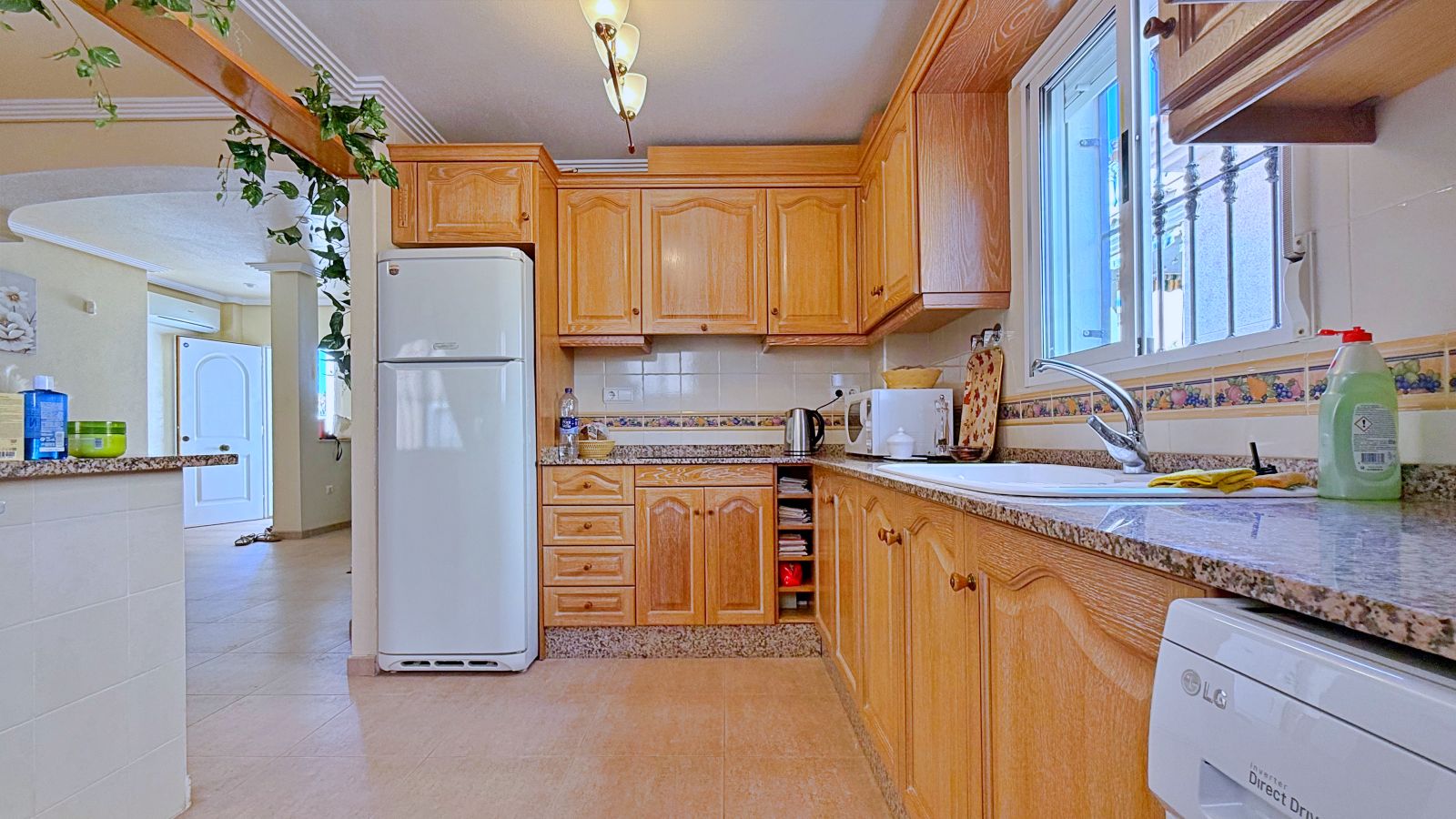 Bathroom in villa for sale in Orihuela