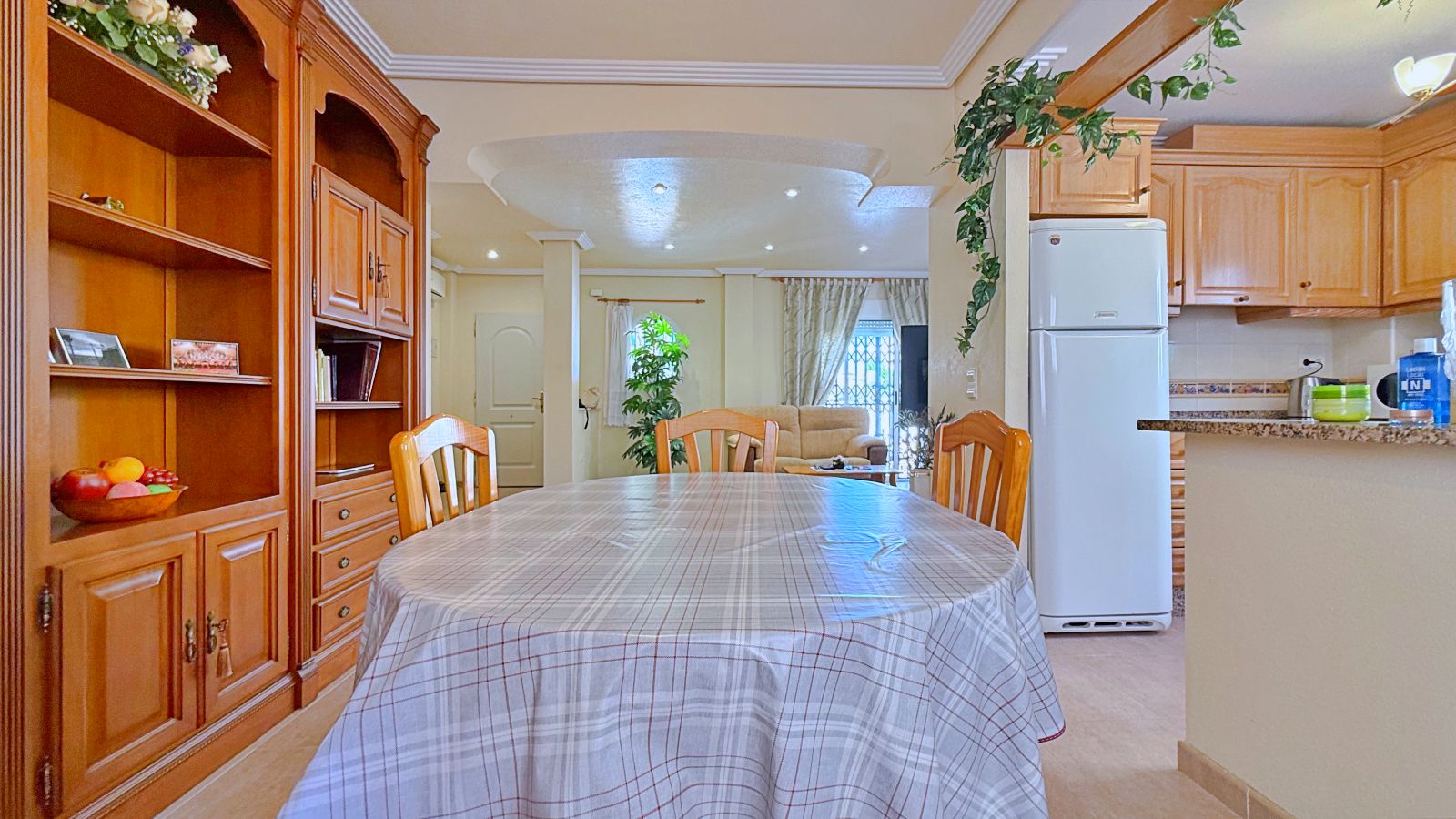 Pool area in villa for sale in Orihuela