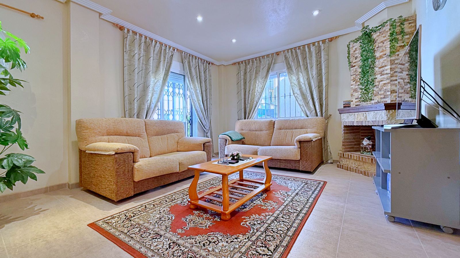 Exterior view in villa for sale in Orihuela