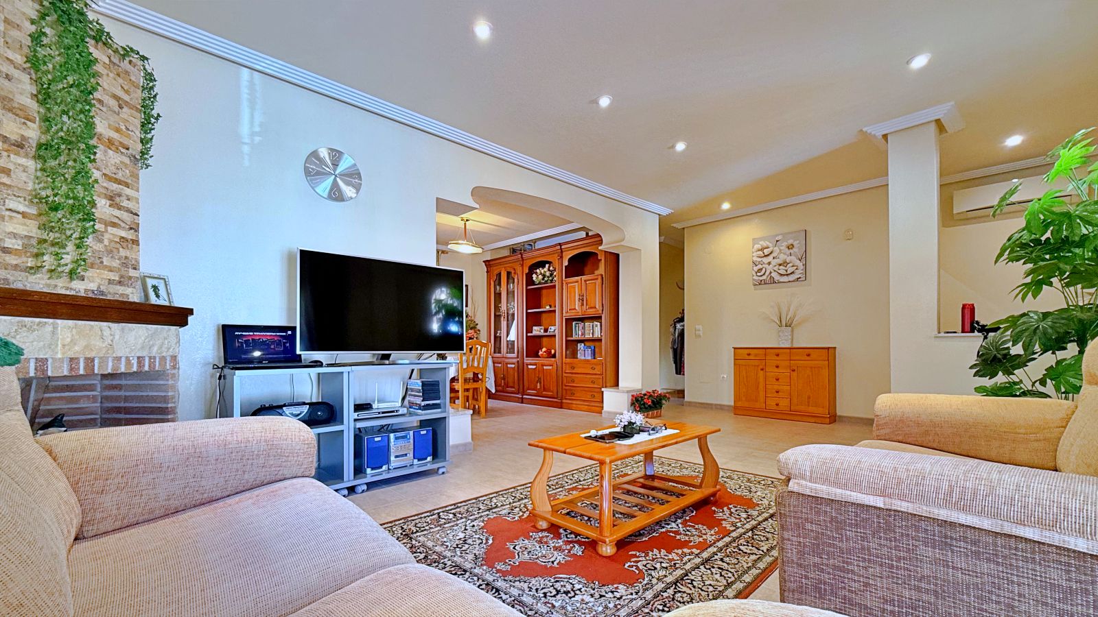 Kitchen in villa for sale in Orihuela