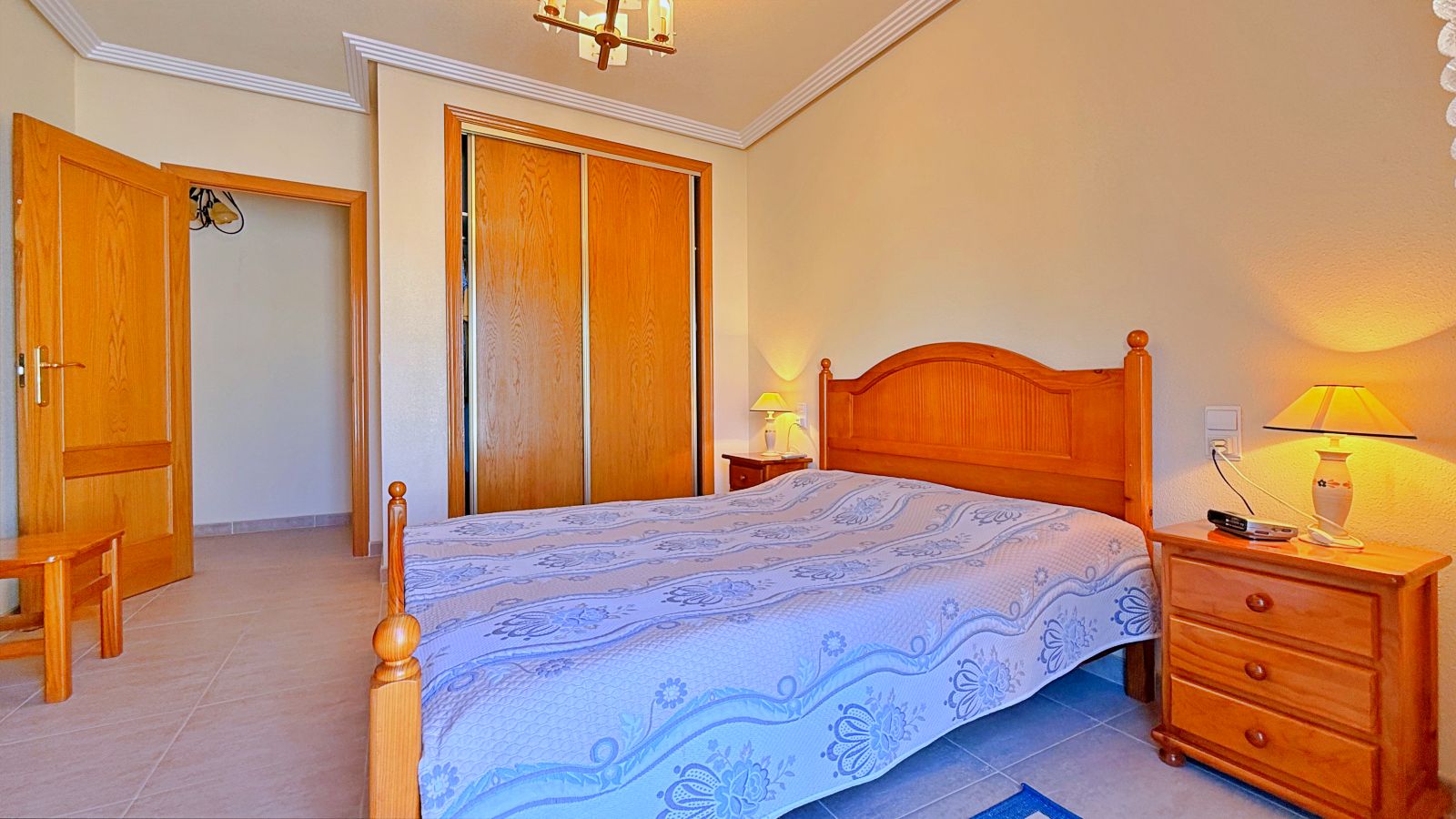 Pool area in villa for sale in Orihuela