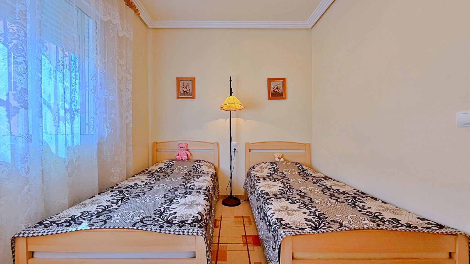 Dining area in villa for sale in Orihuela