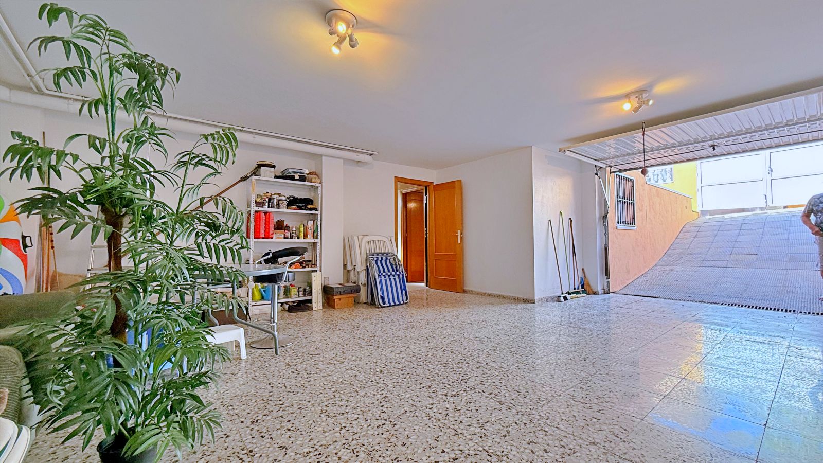 Garden in villa for sale in Orihuela